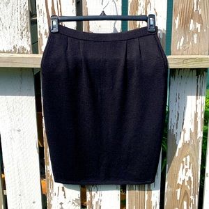 St John black skirt w pockets